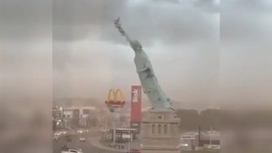 فيديو.. انهيار تمثال الحرية "البرازيلي" أمام المارة بفعل الرياح