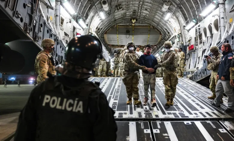 قاضٍ أميركي يأمر بإعادة 137 فنزويلياً جرى ترحيلهم إلى السلفادور