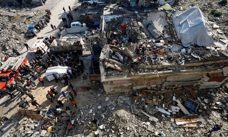 قصف إسرائيلي يقتل 5 فلسطينيين بمركز إيواء في غزة