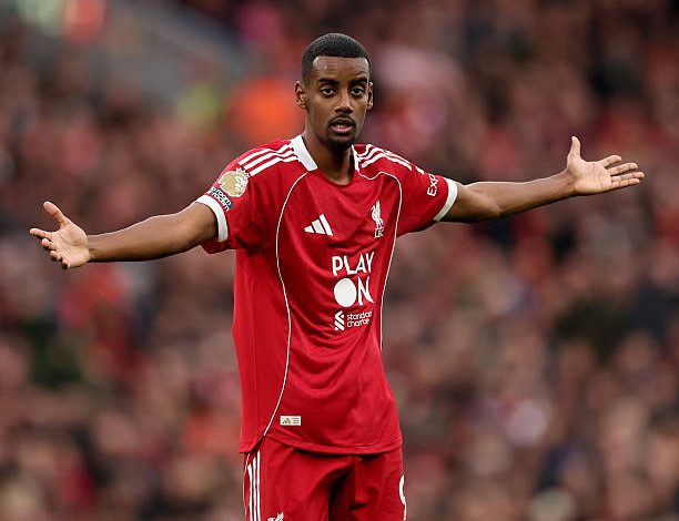 قلق في ليفربول بسبب إصابة إيزاك