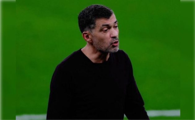 كونسيساو يكافىء لاعبيه بعد لقاء الشباب