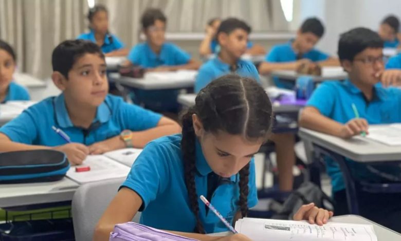 كيف نجحت وزارة التعليم في رفع الحضور المدرسي إلى 87%؟ الوزير يجيب بالأرقام