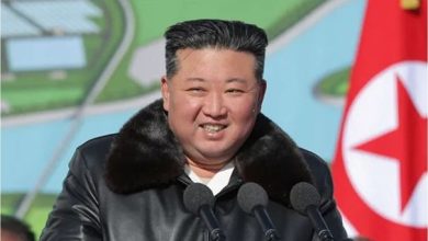 كيم يشرف على اختبار صاروخ جديد...