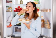 لماذا نشعر بالجوع حتى بعد تناول وجبة كبيرة؟ إليكِ الأسباب العلمية