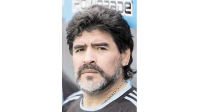 مارادونا وتريزيغيه وكانافارو يشاركون في لقاء تأبيني لعوانة بالكويت الاثنين المقبل