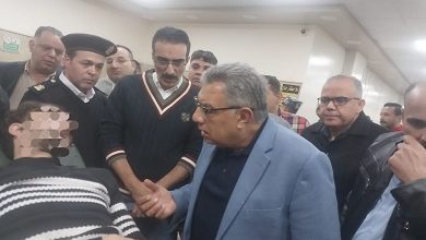 محافظ الدقهلية يعزي أسر ضحايا حريق «سوق الخواجات» ويتفقد المصابين في المستشفى