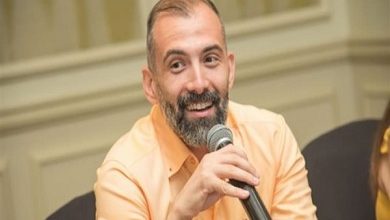 محمد رجاء: لم يعد الورد يعني بالضرورة الحب.. ولا الأبيض يدل على الحياة الجميلة