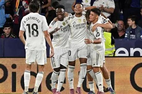 مدافع بروسيا دورتموند يفاضل بين ريال مدريد وبايرن ميونخ