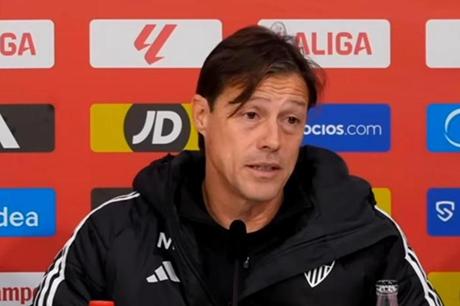 مدرب اشبيلية يحذر من قوة ثلاثي هجوم ريال مدريد