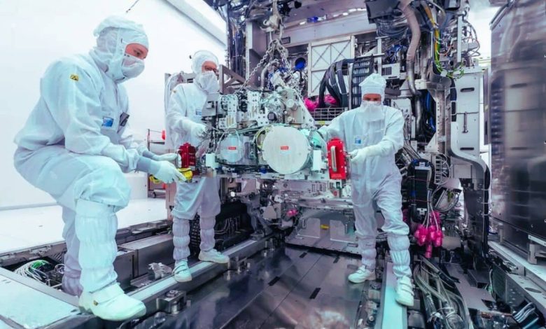 “مشروع مانهاتن” الصيني: كيف اقتربت بكين من كسر احتكار الغرب لصناعة الرقاقات الإلكترونية؟