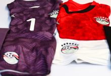 منتخب مصر بالزي الأحمر في مواجهة الكويت بكأس العرب