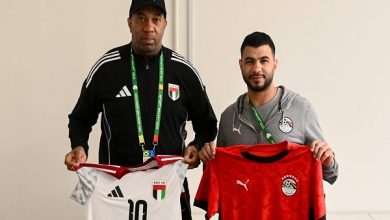 منتخب مصر يرتدي القميص الأحمر أمام الإمارات في كأس العرب