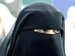 منتقبة ترشح نفسها للرئاسة الفرنسية ومحكمة تغرم أخريين