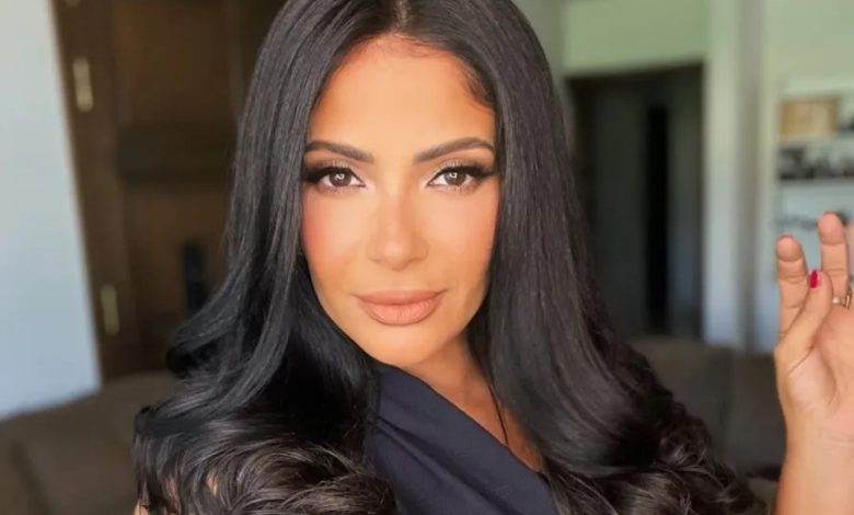 منى زكي.. فنانة التجريب واحتضان الأفكار الجريئة