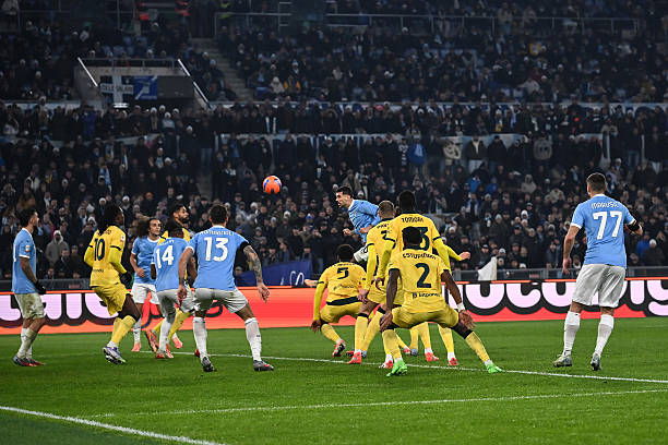 ميلان يودع كأس إيطاليا أمام لاتسيو من ثمن النهائي