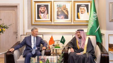 نائب وزير الخارجية يبحث تعزيز العلاقات مع نظيره الصيني