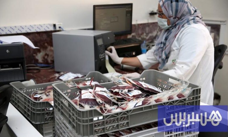 نقابيون ينتقدون "غياب شفافية النظام الأساسي" لموظفي "وكالة الدم"