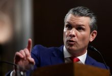 هيجسيث يدافع عن الضربات الأمريكية لقوارب يشتبه أنه تهرب مخدرات