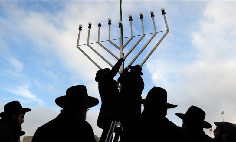 وزراء إسرائيليون يطالبون بإقامة مراسم رفع العلم في غزة