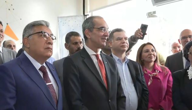 وزير الاتصالات: تجديد رخص السيارات أصبح إلكترونيا بالكامل دون أي مستند ورقي