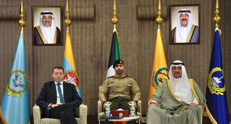 وزير الدفاع ناقش الموضوعات المشتركة مع المبعوث التجاري للمملكة المتحدة