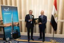 وزير السياحة يبحث مع رئيس اتحاد منظمي الرحلات الأمريكي زيادة التدفقات السياحية لمصر