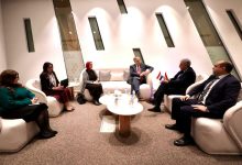 وزير السياحة يبحث مع سفير هولندا سبل تعزيز التعاون المشترك في مجالي السياحة والآثار