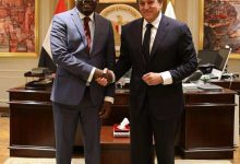 وزير الصحة يناقش مع مدير المركز الأفريقي للأمراض تطوير آليات الاستجابة السريعة للتحديات الصحية الطارئة