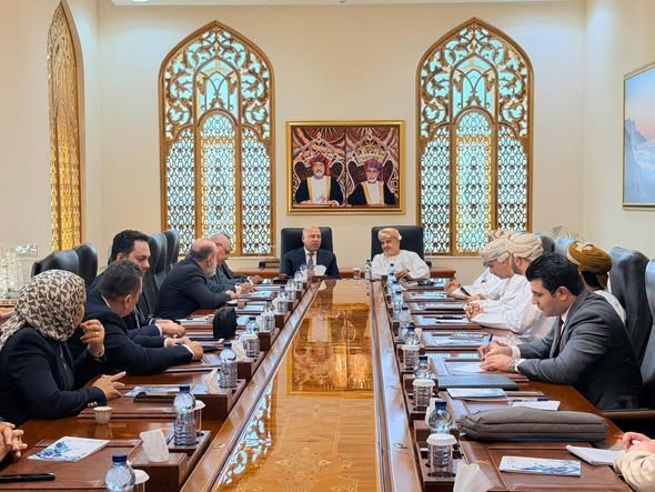 وزير النقل: بحث تسيير خط ملاحي بين مينائي السخنة وصلالة العماني