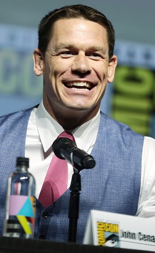 «لا تتوقع جني أموال أو نجاحاً في بداية مشوارك»