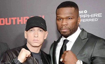 «امنح ولائي لمن ساندني ورأى إمكاناتي قبل أي شخص آخر»