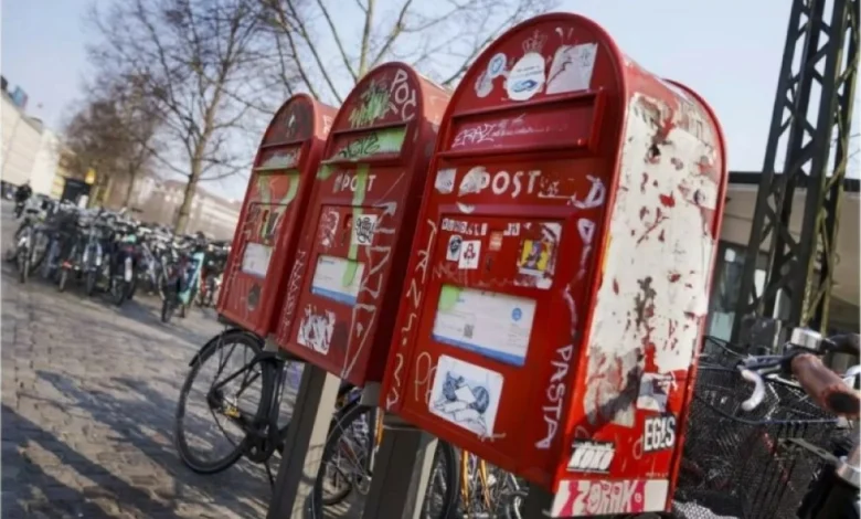 التقدم الرقمي الهائل جعل الرسائل الورقية تفقد غرضها الوظيفي.