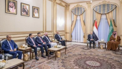 وزير الدفاع ورئيس مجلس القيادة واعضاء المجلس