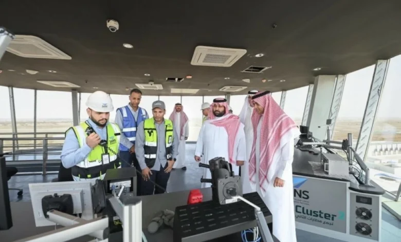 أمير منطقة جازان الأمير محمد بن عبدالعزيز بن محمد بن عبدالعزيز خلال تفقده مشروع مطار جازان الدولي الجديد.