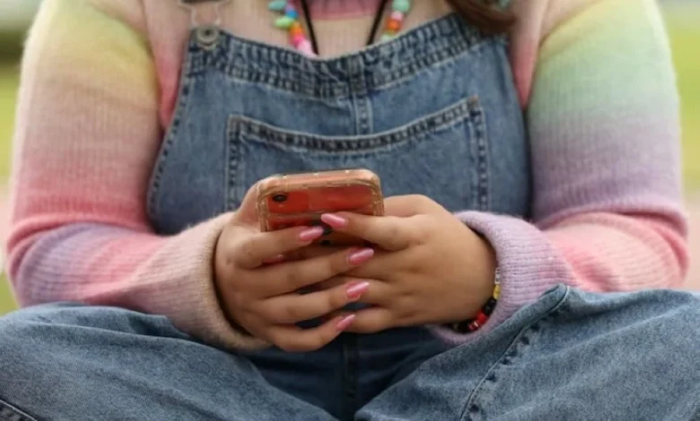 4.7 مليون حساب مراهق أسترالي خارج الخدمة في أول شهر من الحظر.