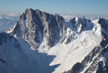 انهيار ثلجي طمر 7 أشخاص على قمة جبل فينستركوبف بولاية سالزبورغ.