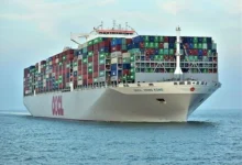 دراما في عرض المتوسط.. سفينة شحن تختفي قبالة السواحل الليبية