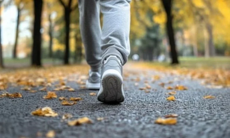 وجدت الدراسة إضافة 5 دقائق من النشاط البدني المعتدل يومياً (مثل المشي) ارتبطت بانخفاض خطر الوفاة بنسبة 10% لدى الأشخاص الذين يمارسون نشاطاً محدوداً.