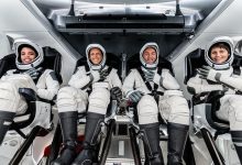 4 رواد يغادرون محطة الفضاء في أول إجلاء طبي لناسا