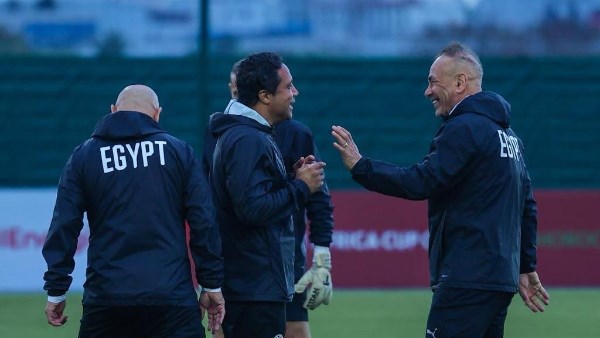 بسبب صلاح وحسام حسن.. حرب كلامية بين وائل جمعة ونجوم الأهلي