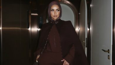 9 إطلالات مونوكرومية باللون البني للمحجبات.. استوحيها من مدونات الموضة