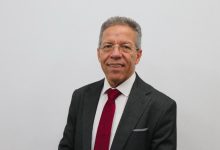 الدكتور أسامة عبد الحى نقيب الأطباء