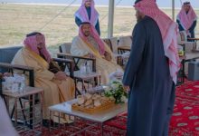 أمير القصيم يزور عددًا من مزارع الفقع ويطّلع على إنتاجها