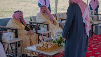 أمير القصيم يزور عددًا من مزارع الفقع ويطّلع على إنتاجها
