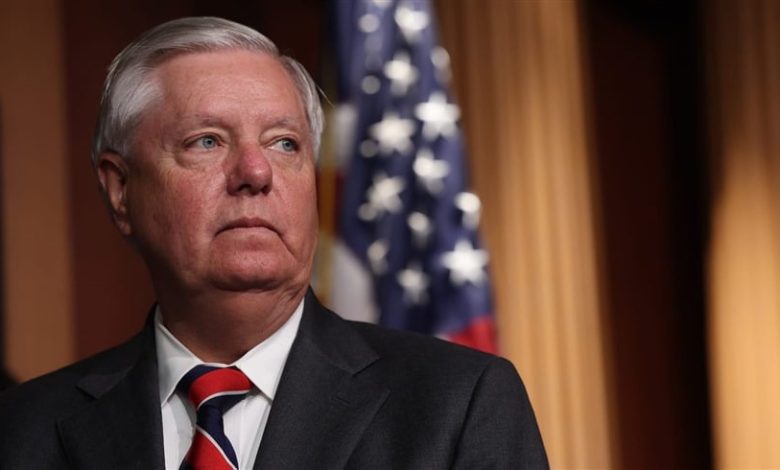 إذا استمرت الحرب..مقرب من ترامب يهدد بتفعيل العقوبات ضد سوريا