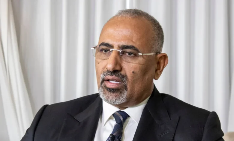 إسقاط عضوية الزبيدي في «مجلس القيادة اليمني» لارتكابه «الخيانة العظمى»