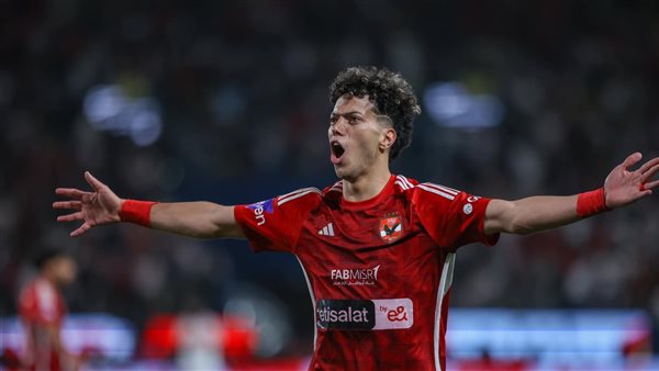 إمام عاشور يغيب عن 5 مباريات بعد عقوبة الأهلي