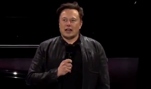 إيلون ماسك والمرشد الإيراني يتبادلان التغريدات على منصة X