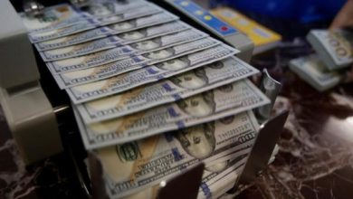 استقرار سعر الدولار بعد بيانات اقتصادية متباينة