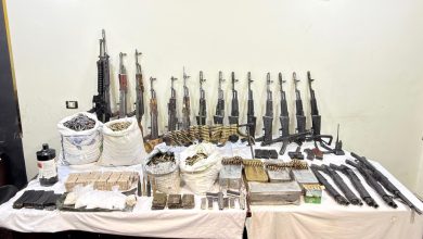 الأمن يقضي على بؤرة إجرامية ويضبط مخدرات وأسلحة بـ30 مليون جنيه في أسوان